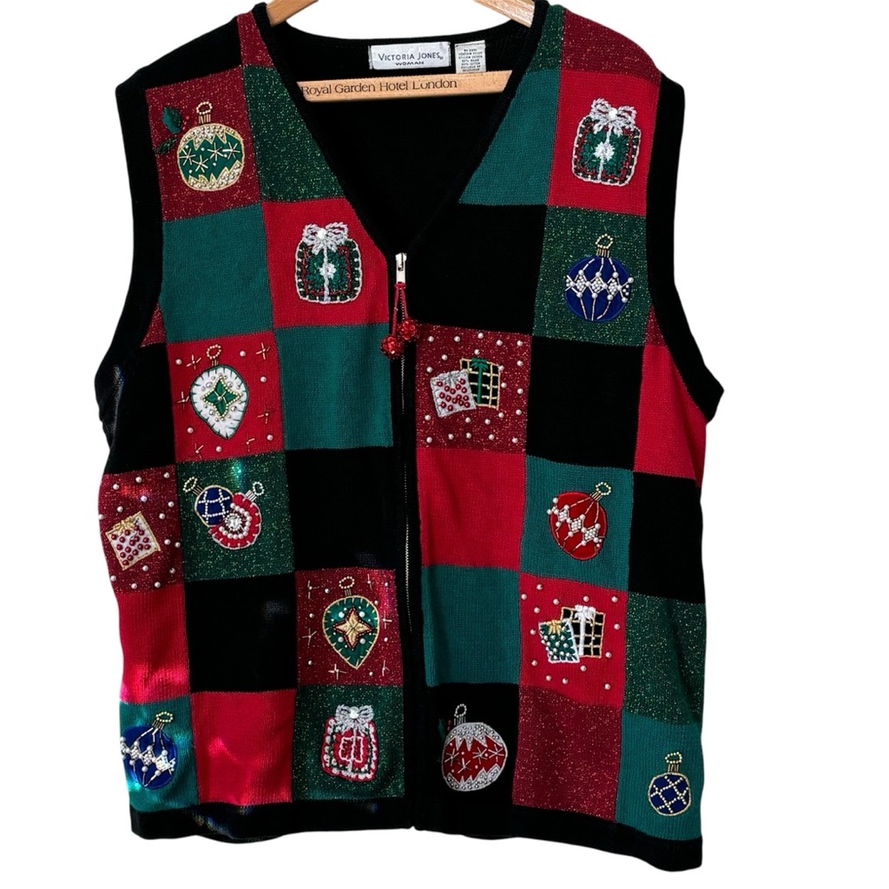 Victoria Jones Woman beaded Holiday ornament full zip sweater vest. Women’s XL